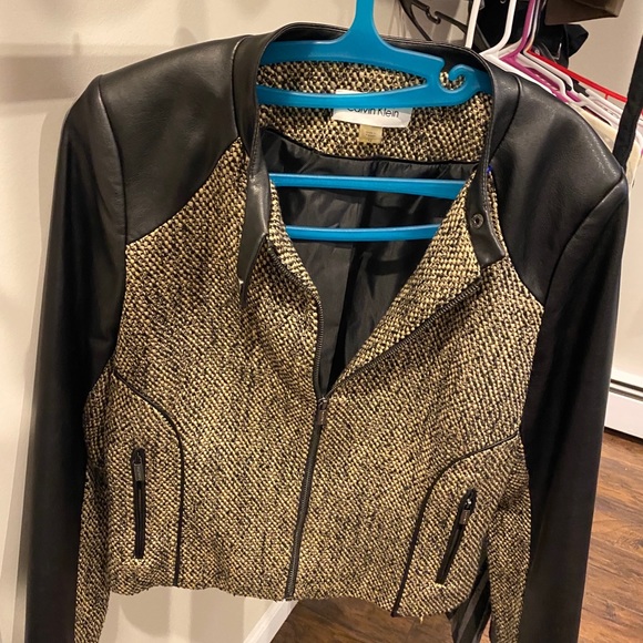 Calvin Klein - Picture 3 of 7